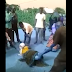فيديو|هكذا يتم ضرب الزوجة المخالفة لزوجها في إفريقيا!