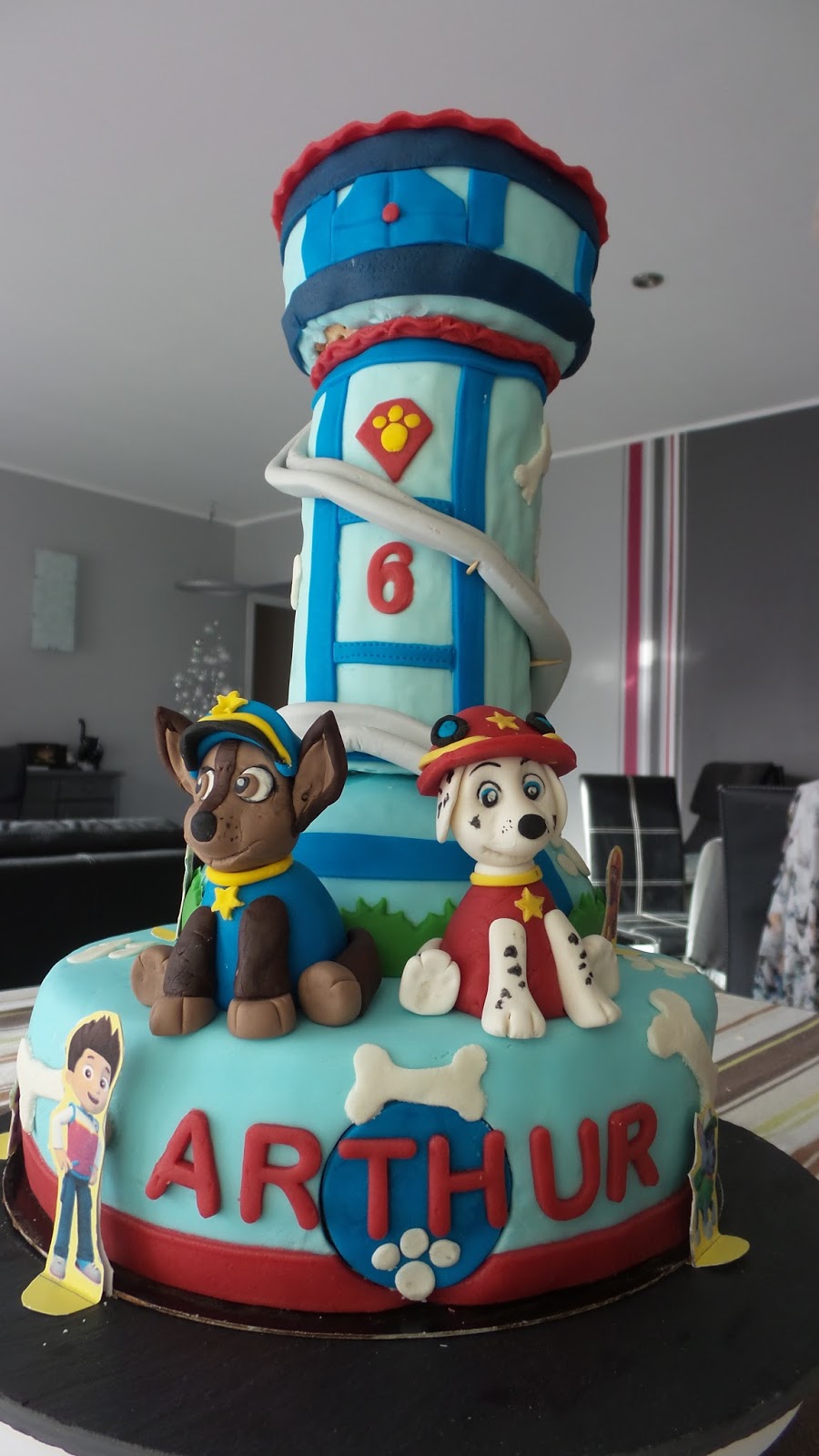 Mes créations pâtissières: La Tour de Pat Patrouille