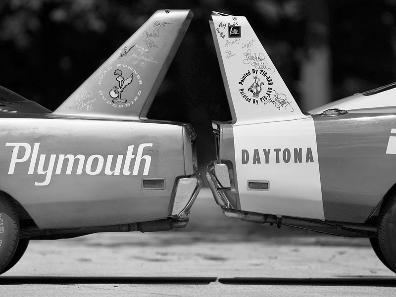 Dodge+Daytona+and+Plymouth+Superbird.jpg
