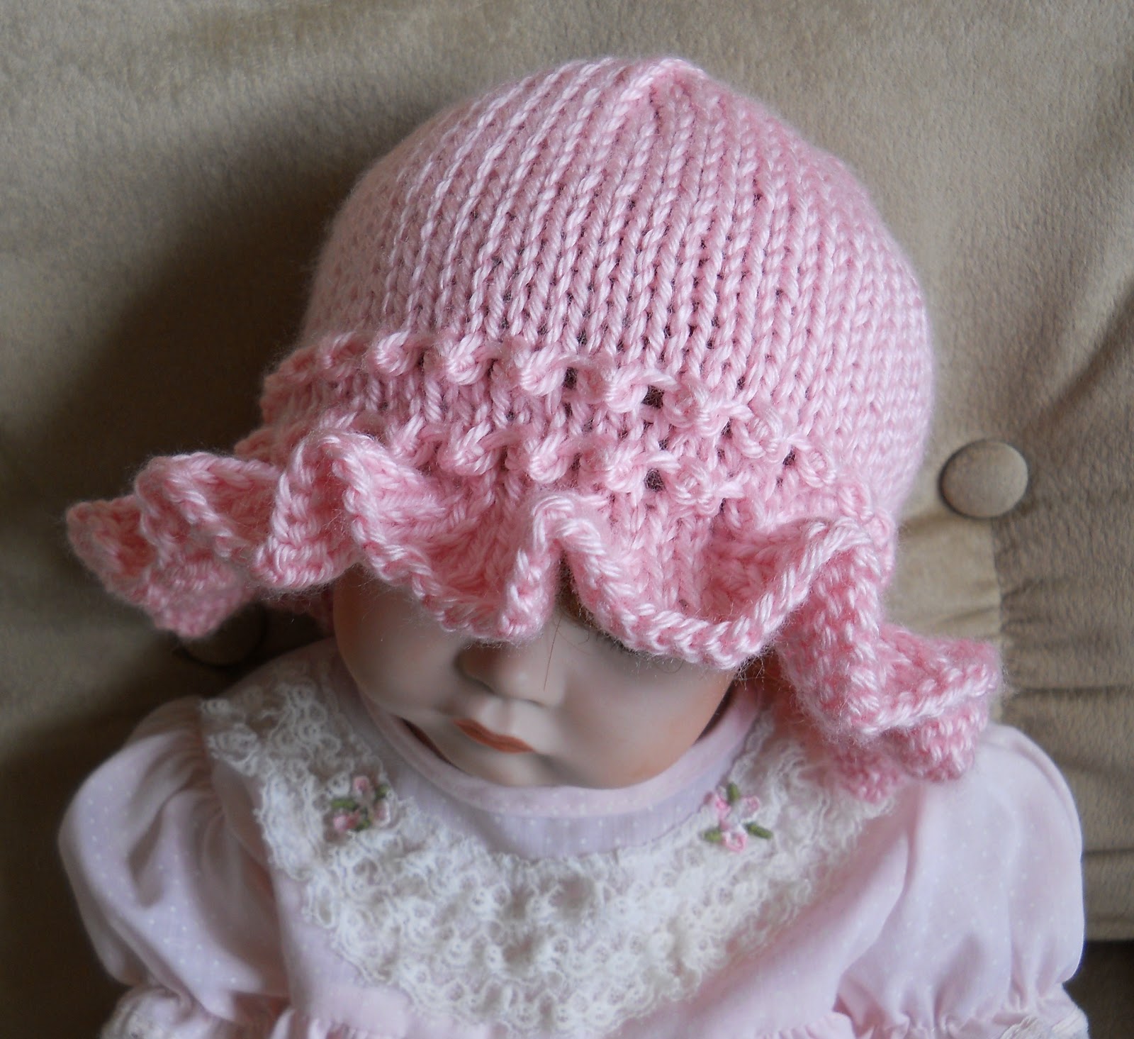 Suzies Stuff: RUFFLE BRIM CAP