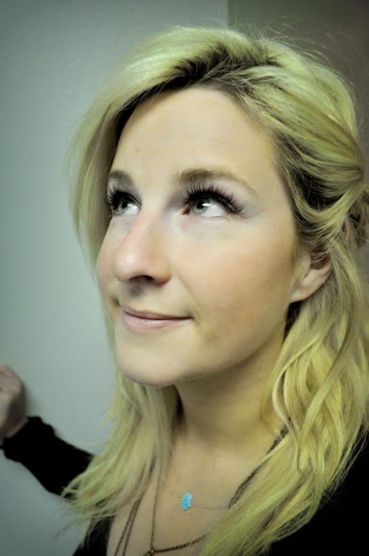 THE BLONDE LATTE All About EyeLash Extensions by Kristina (amazing