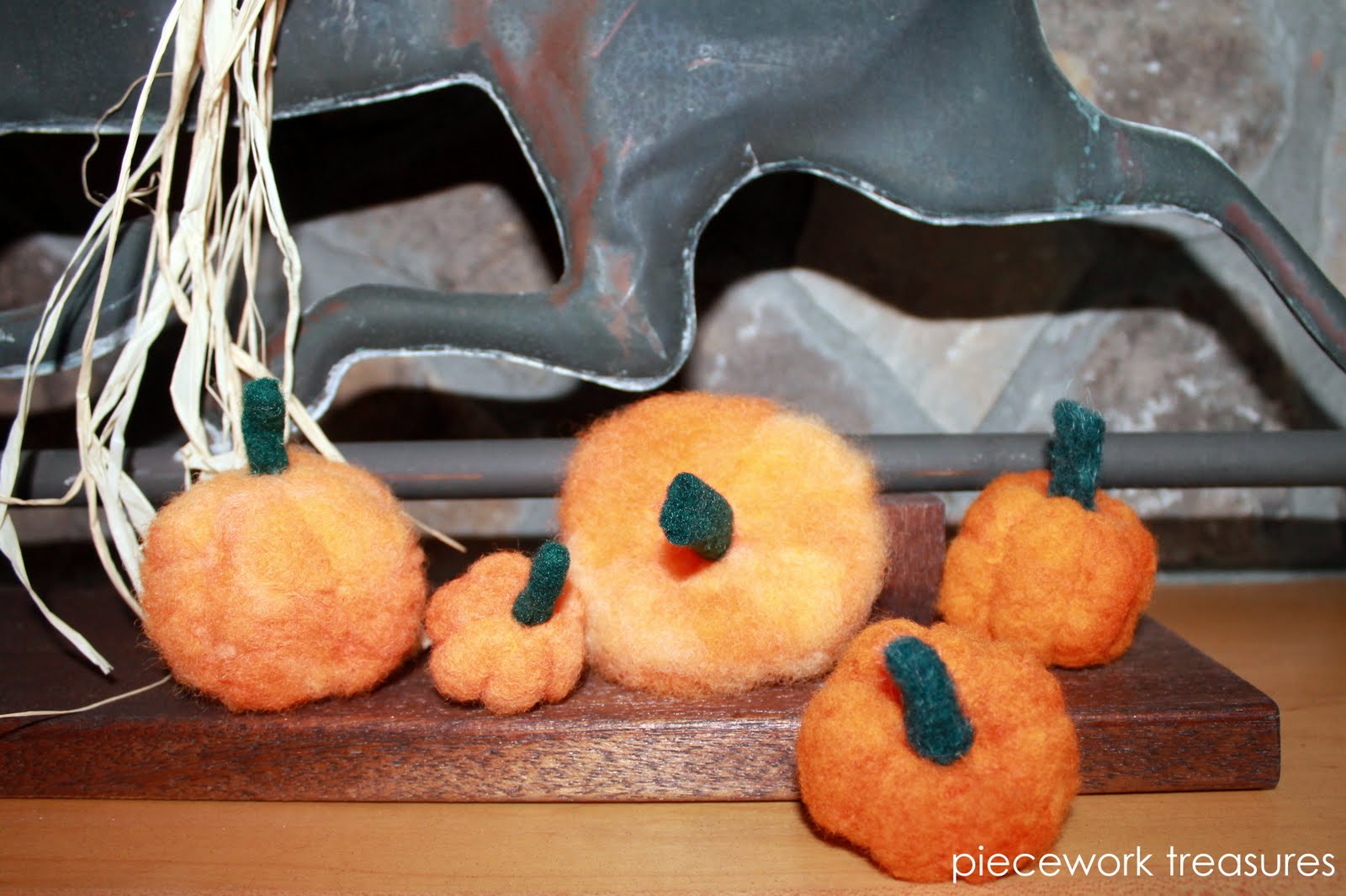 Lisa's Carolina Handmade a Needle Felting TutorialPumpkins!