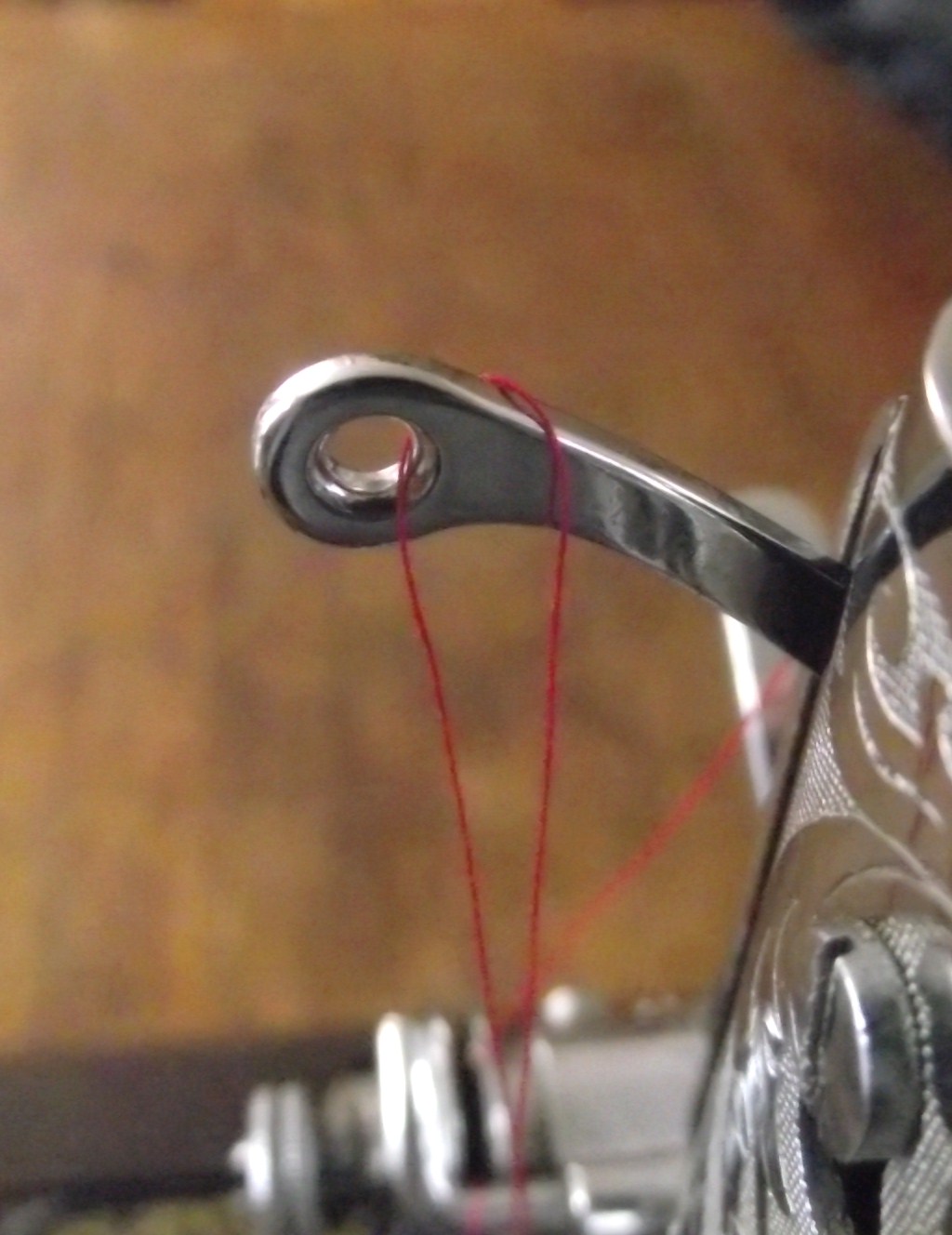 Lizzie Lenard Vintage Sewing Snapping Thread on the Singer 15K