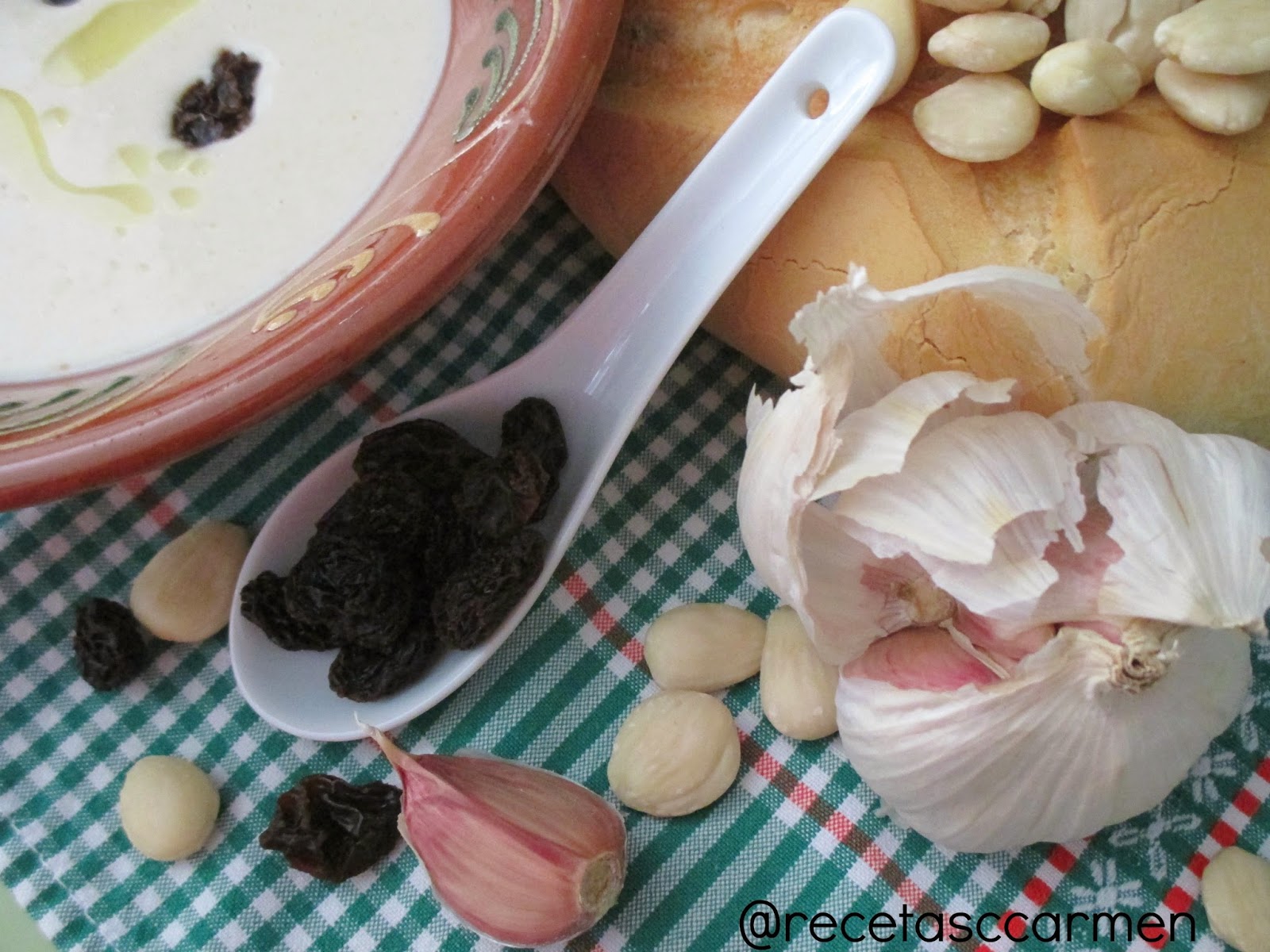 Receta de ajoblanco malagueño Ajoblanco malagueño.