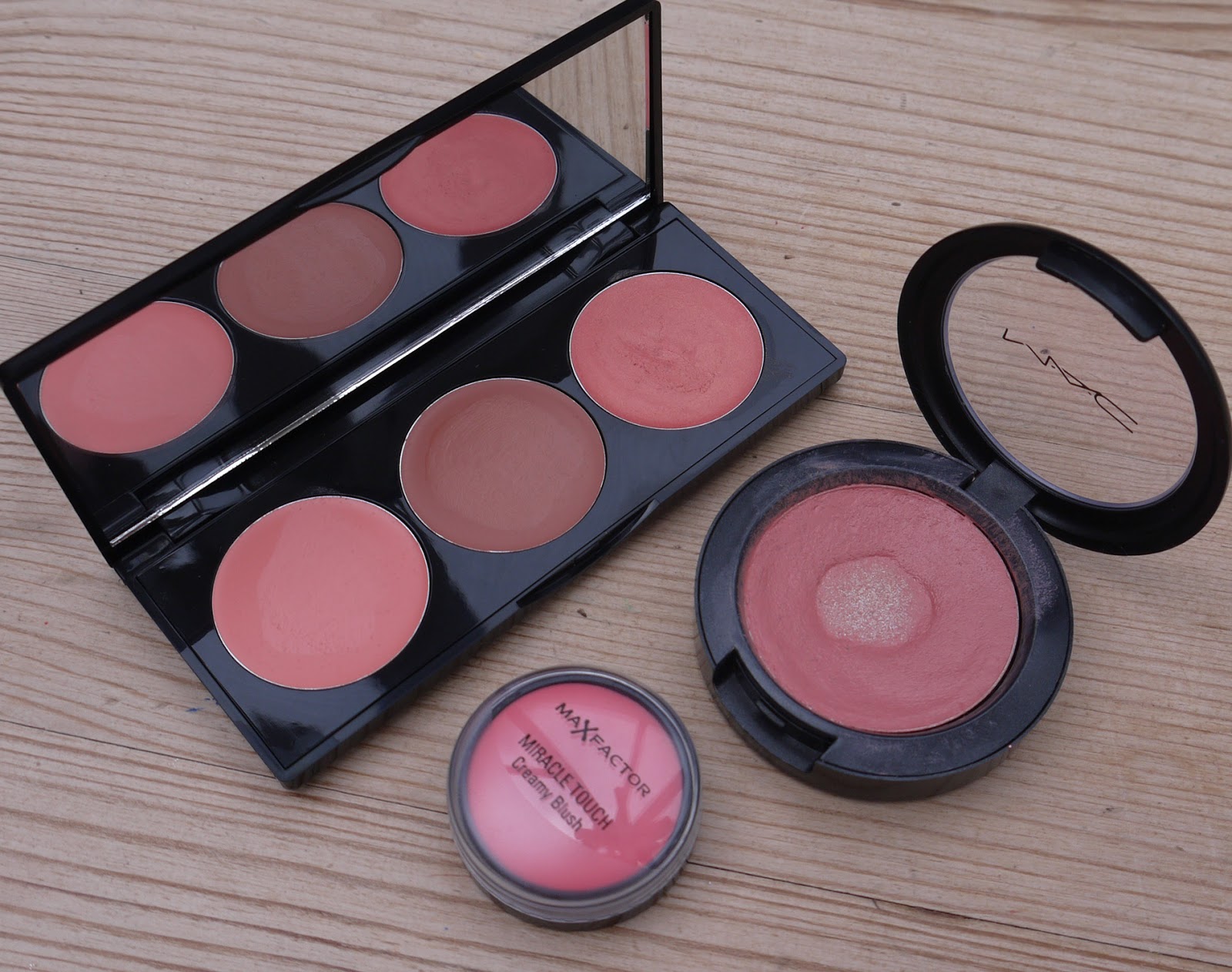 BEAUTY & LE CHIC How to Perfect Cream Blush