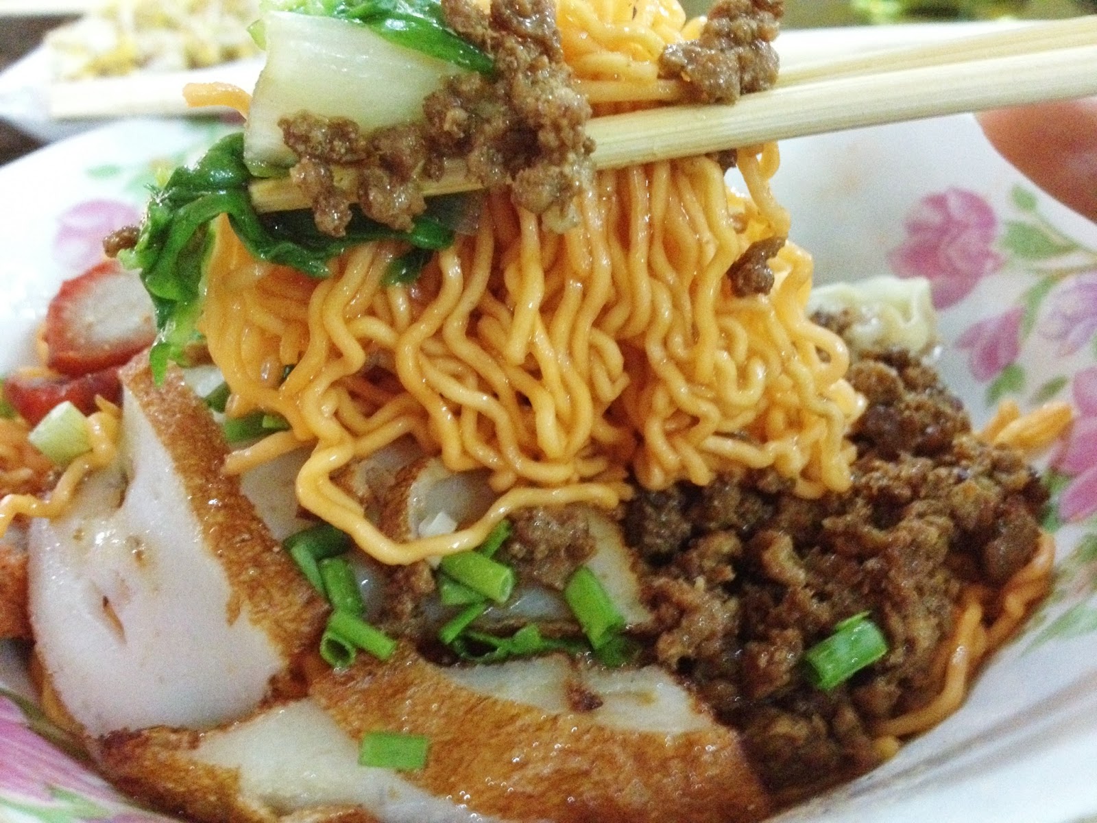 Eat, Pray, Love: Kuching food in a glance