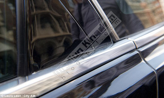 Foto: Cahaya Pantulan Gedung Ini Bisa Melelehkan Mobil Jaguar XJ