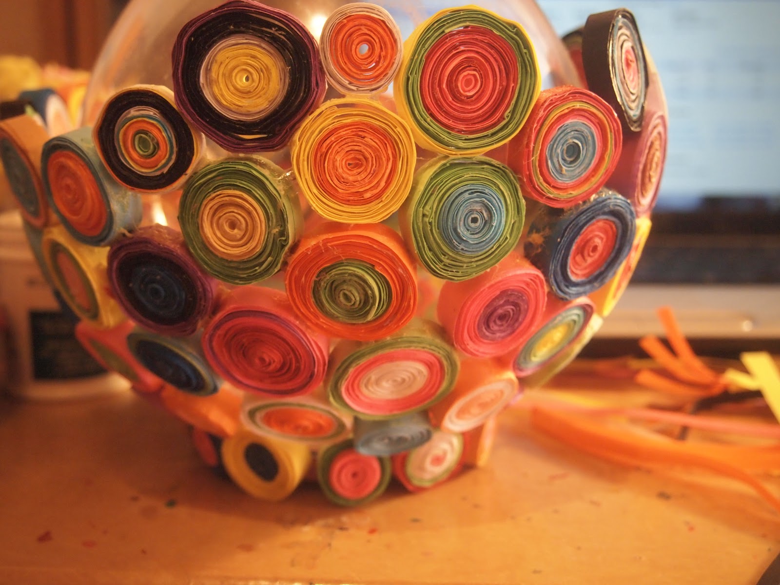 CREATE A HOBBY Rolled Paper Crafts ..Colorful Vase