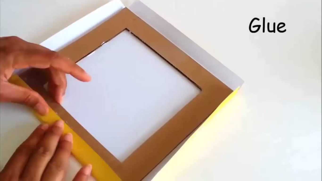 Cara Membuat Bingkai Foto Dari Bahan Kardus Bekas dan