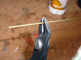 Fig. 1 Start with 3/64" brass rod (1.19mm). Snip to taste with wire cutters (click to enlarge).