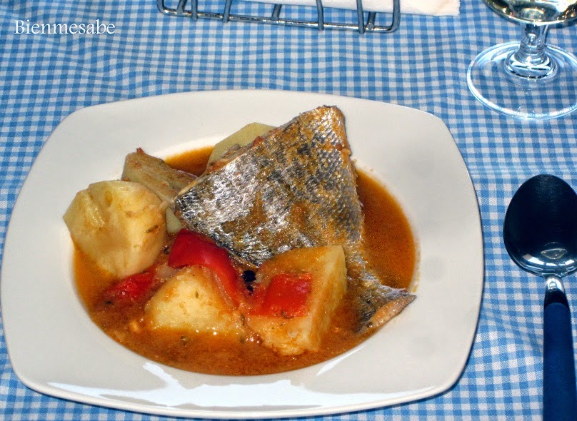 guiso de patatas y pescado
