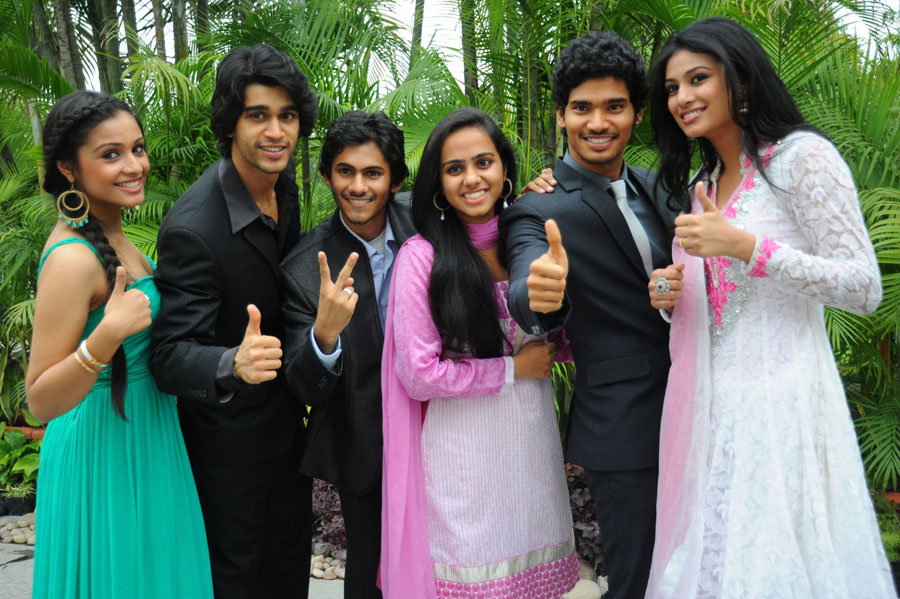 Life Is Beautiful Movie Leading Cast Photo Shoot