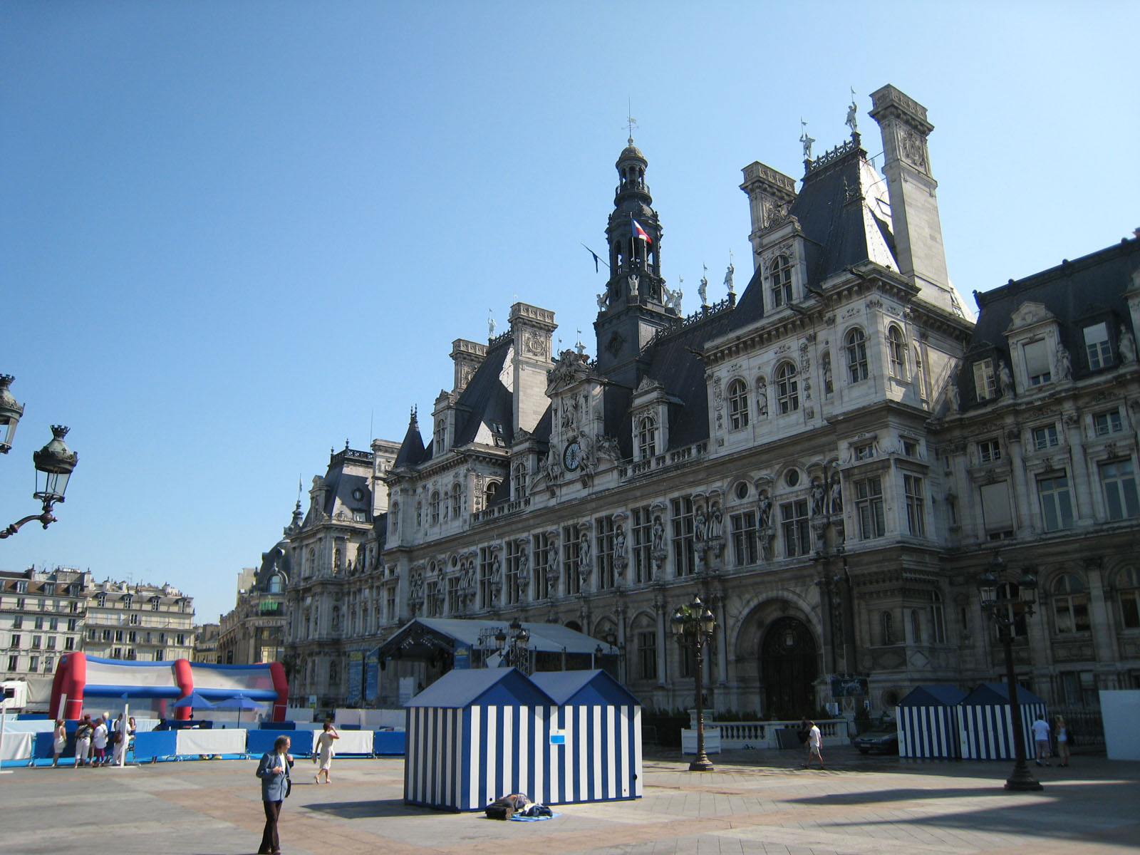 http://4.bp.blogspot.com/-eKzZACdIGPk/Tr7GezDI3sI/AAAAAAAAO5k/Szmm4MzCexM/s1600/035+Paris+-+Hotel+de+ville.jpg