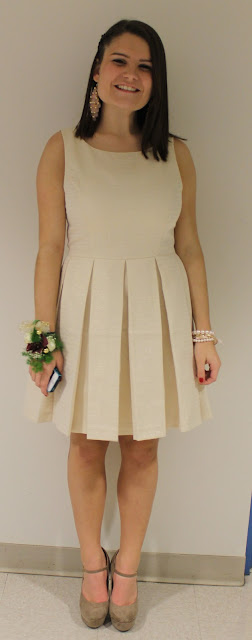 beige dress with red shoes