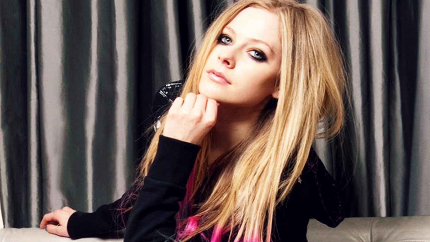 http://4.bp.blogspot.com/-eLPGBcT6Tuk/UQUo_F9761I/AAAAAAAACNU/DfmUTu3e-YE/s1600/How-You-Remind-Me-avril-lavigne-33019343-1400-790.jpg