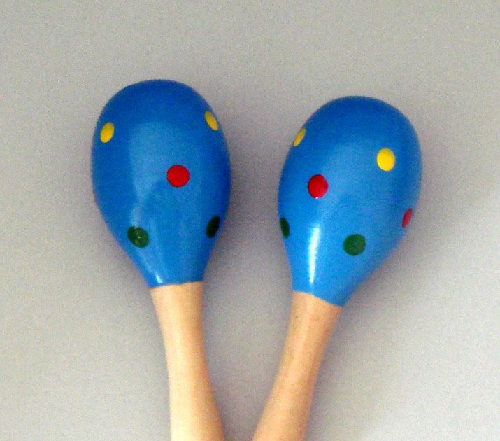 los músicos infantiles Y AQUÍ COMO HACER UNAS MARACAS