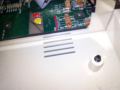 Tope para elevar la disquetera. Tope para elevar la disquetera.