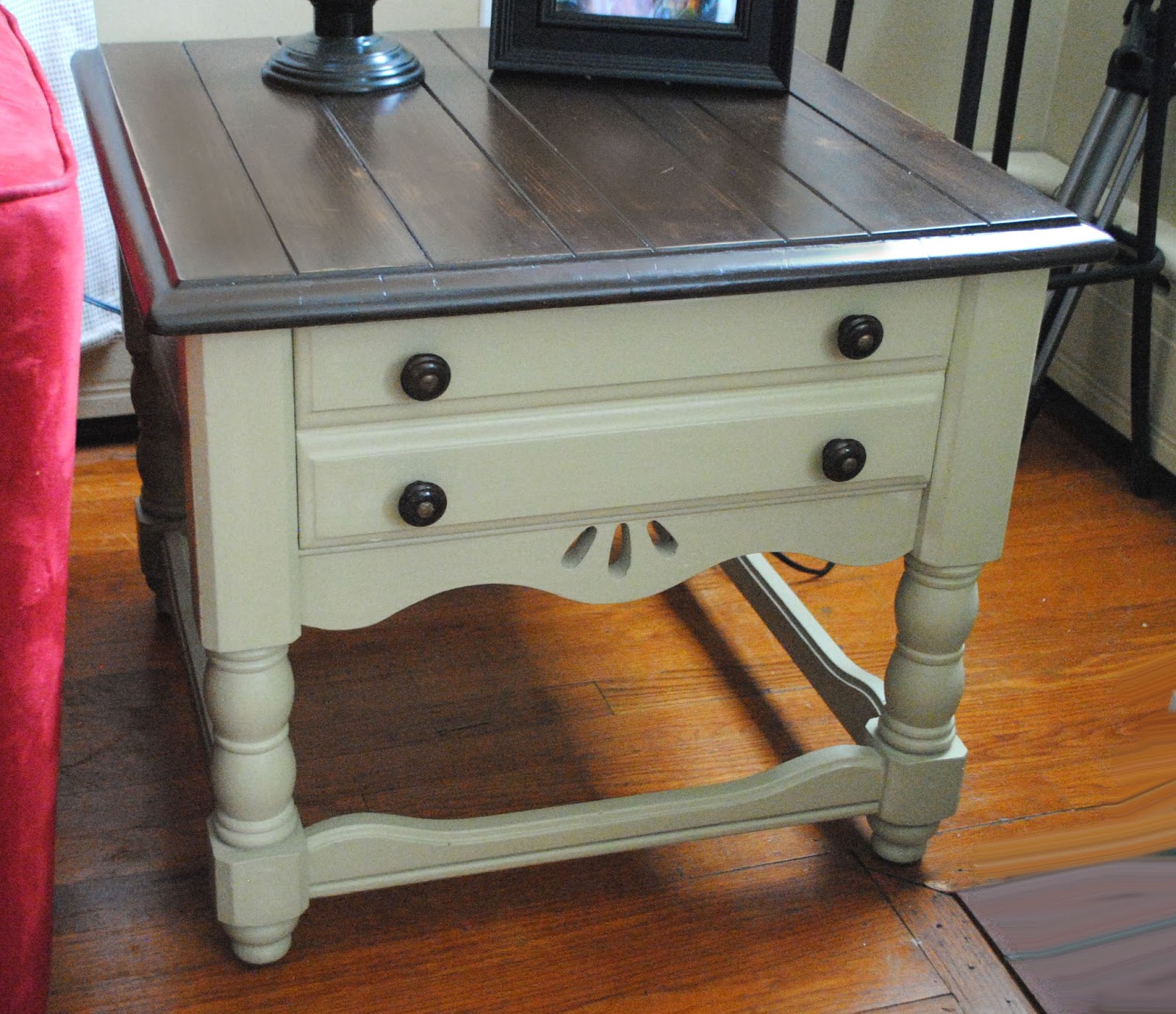One Day at a Time Country to Craftsman End Table Makeover
