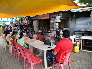 Breakfast at "Dilbahar tea centre" in "Ajanta Resthouse Complex"
