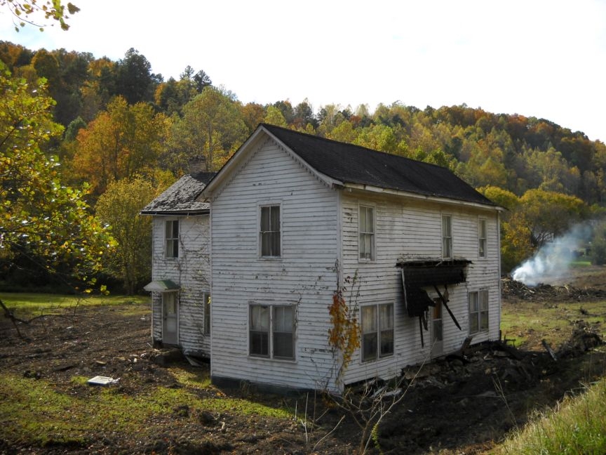 Vanishing Eastern Kentucky Old House, Hitchins, Carter Co. KY