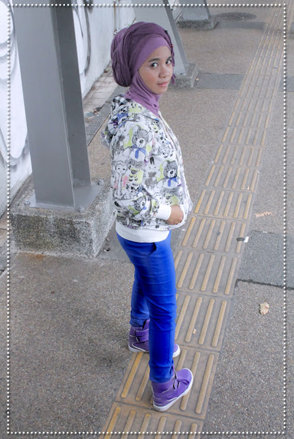 Turban Style with High Cut Sneakers 