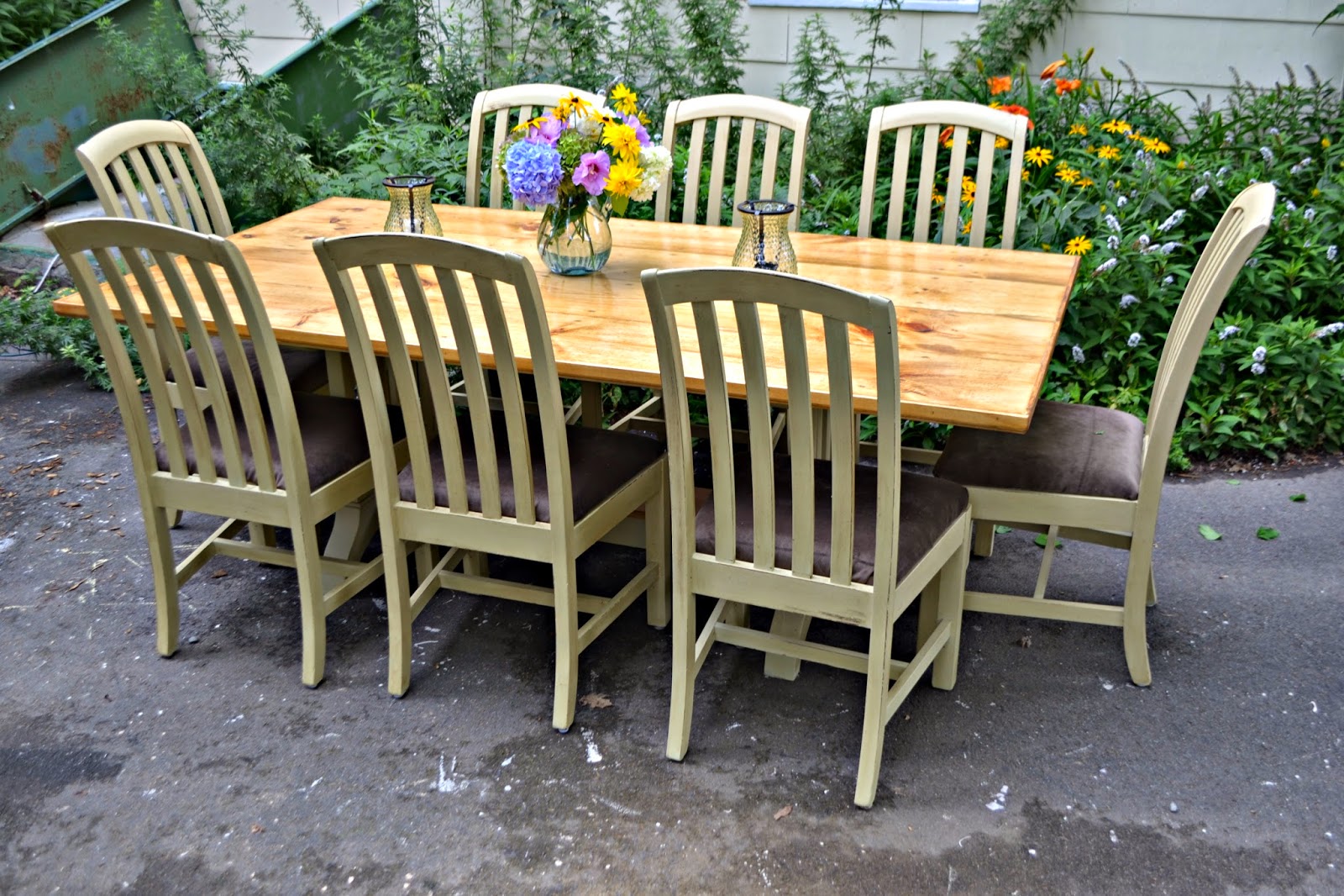 Heir and Space A Harvest Table Dining Set