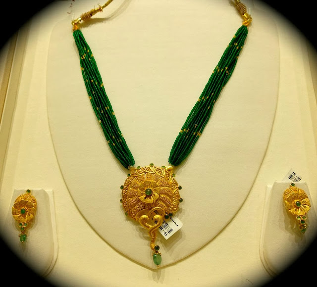 gold pendant set