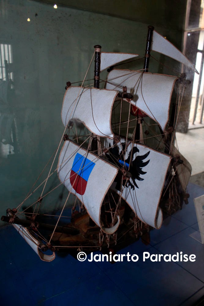 Spain Old Boat Miniature - Maritiem Museum - Jakarta Old Boat Miniature Collection