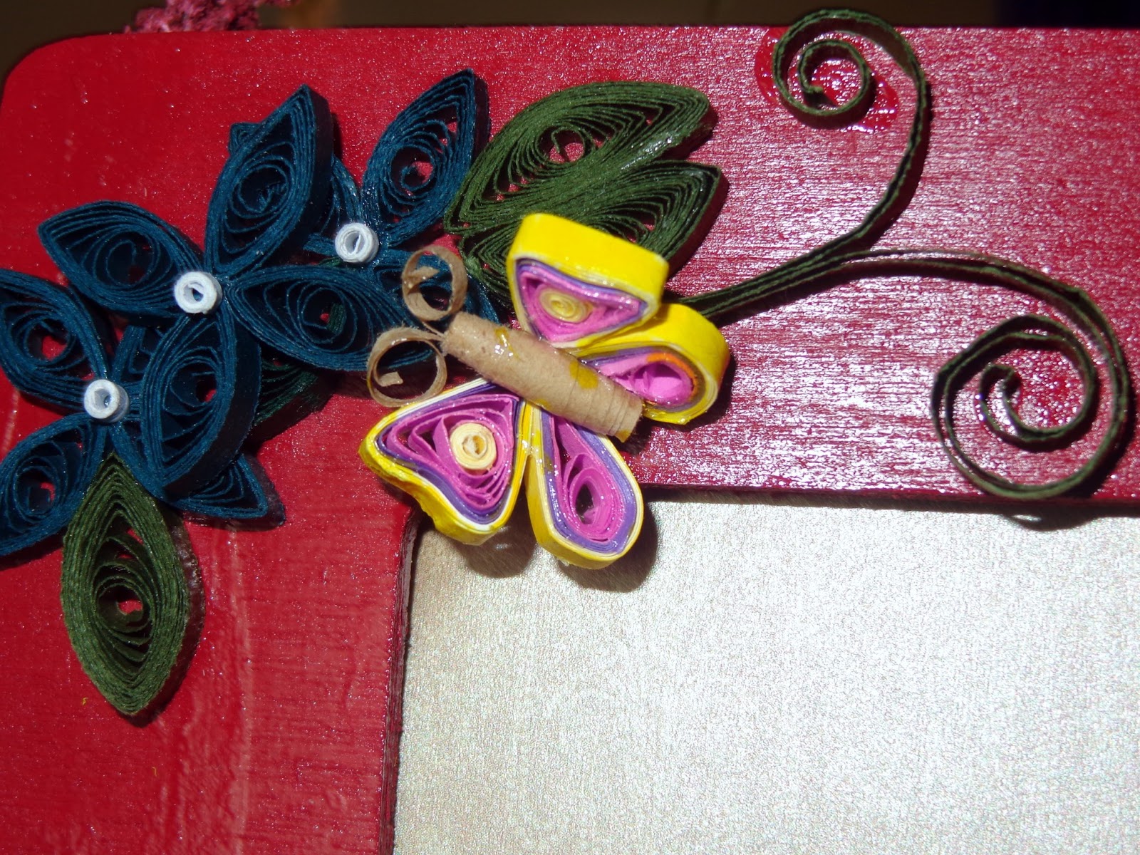 Quilling Made Easy Steps to decorating a picture frame with quilled work