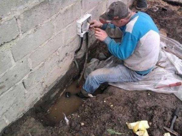 electricista en agua