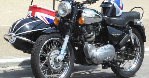 RoyalEnfields.com: Royal Enfield and sidecar come with ...