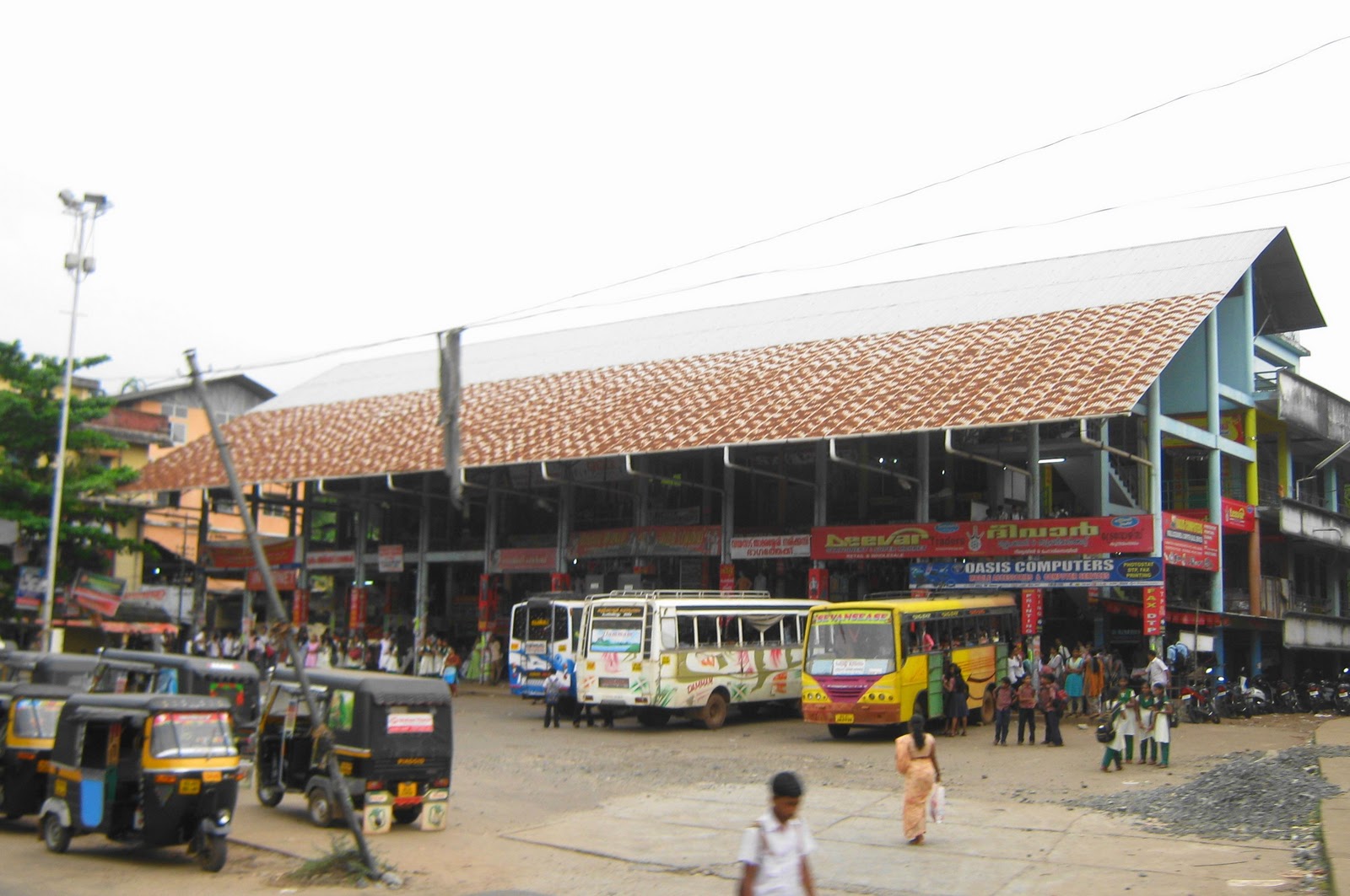 INDIAN TOUR BUS STAND KUNNAMANGALAM