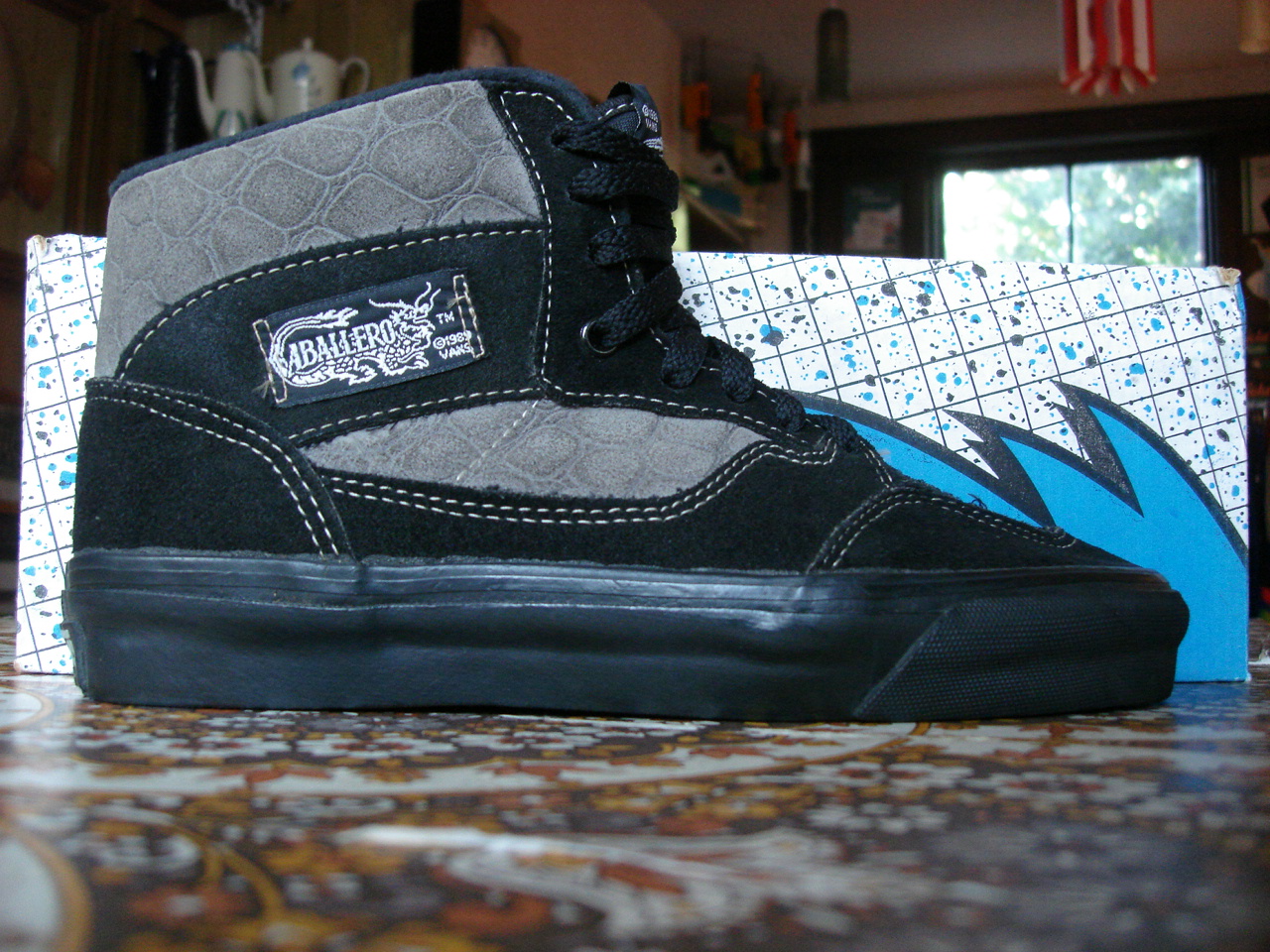 theothersideofthepillow vntage VANS black charcoal FULL