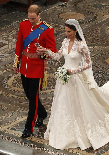ashton kutcher spread ashton kutcher wedding photos. ashton kutcher spread