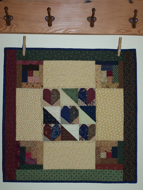 Busy Hands Quilts Hearts In A Log Cabin Quilt