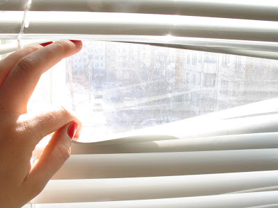imagen mirando ventana