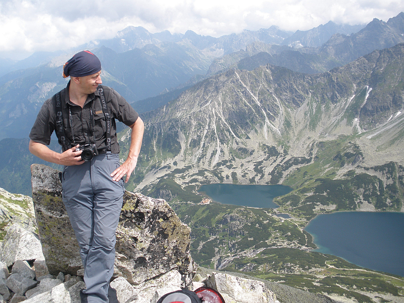 Na szczycie Koziego Wierchu (słow. Kozí vrch, 2291 m n.p.m.). Na szczycie Koziego Wierchu (słow. Kozí vrch, 2291 m n.p.m.).