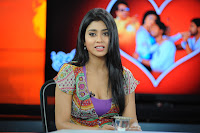 Shriya Saran New Movie Personal Interview Stills [cinebrain.blogspot]