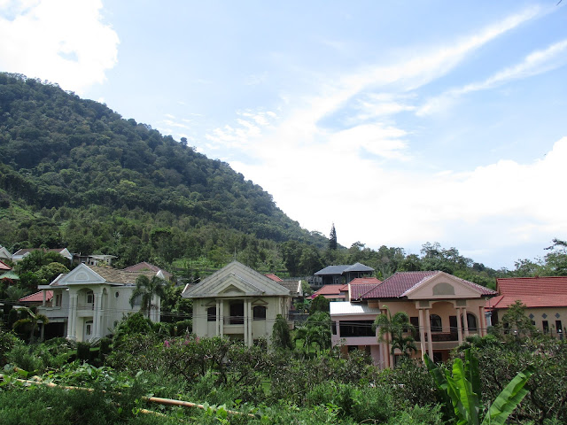 Kolam Renang di Villa Puncak Trawas