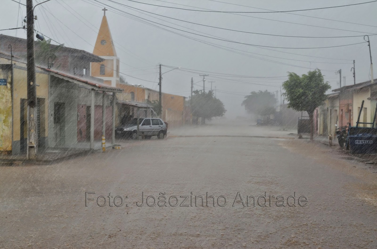Chuva alegra a cidade de Trindade - PE nesta quarta-feira