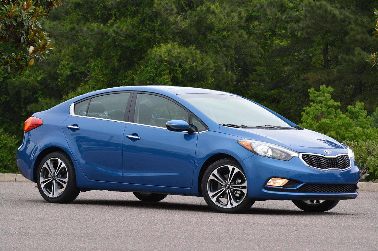 © Automotiveblogz: 2014 Kia Forte: Review Photos