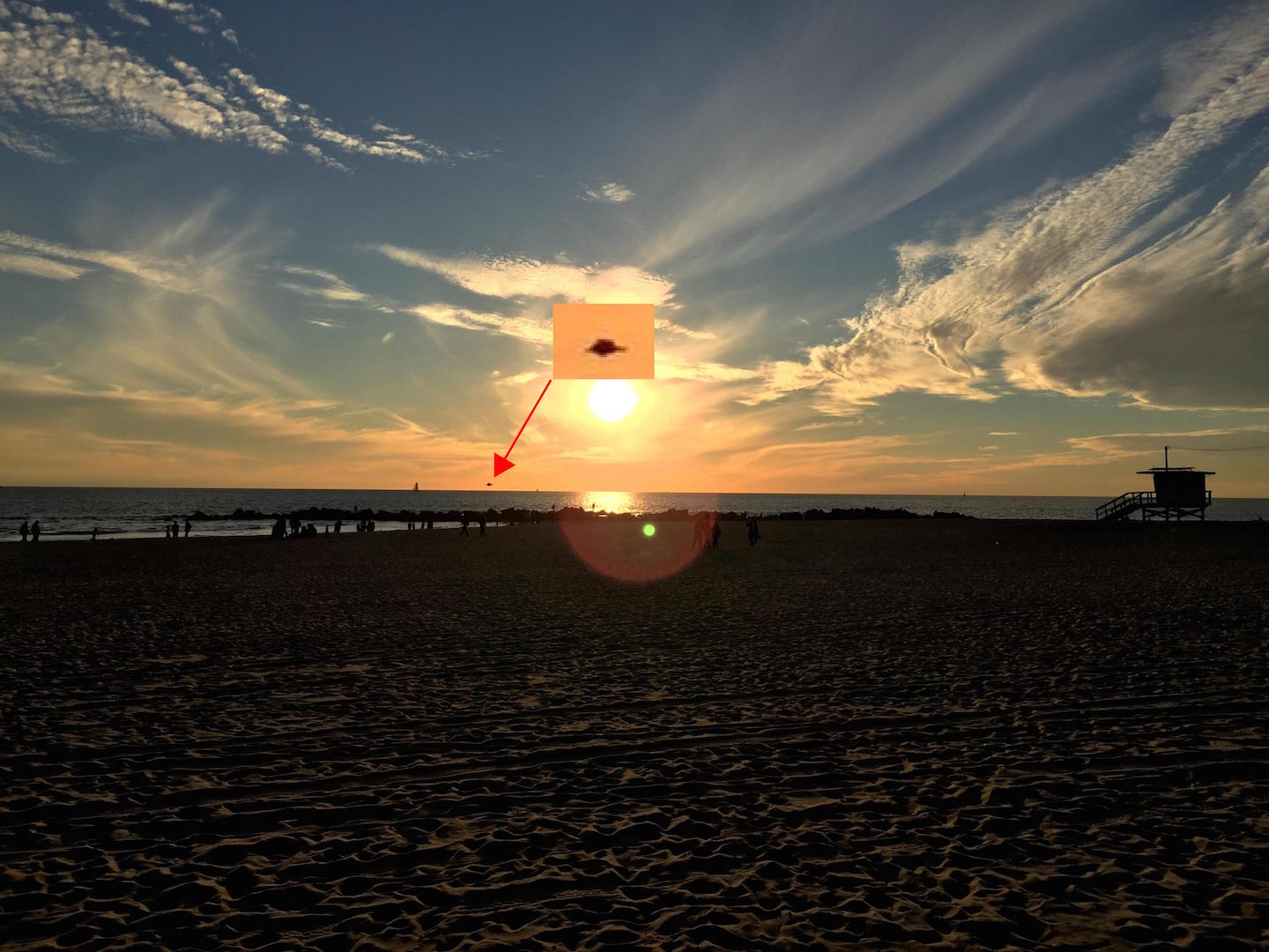 UFO SIGHTINGS DAILY: UFO During Sunset At Venice Beach, California On