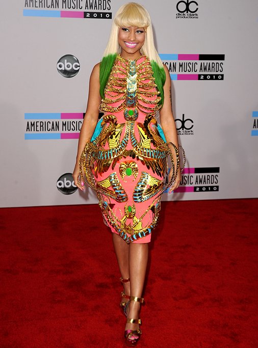 Viste Vestidos: Los vestidos de Nicki Minaj