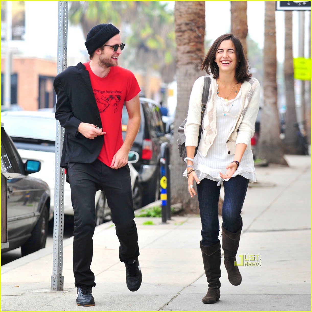 http://4.bp.blogspot.com/-efPXGP7W-mc/Tm4JYk1POXI/AAAAAAAAADw/tvOhyM0xMME/s1600/Robert%2BPattinson%2Bgirlfriend%2B2011-1.jpg