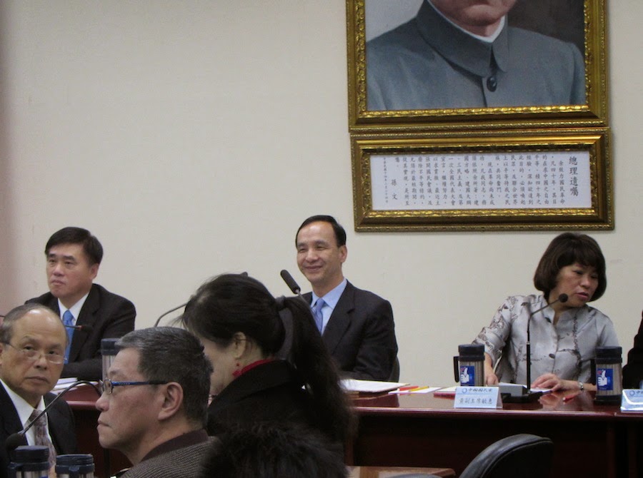 國民黨新任主席朱立倫就職後,今(21)日首度主持中常會。圖:邱珮文/攝 國民黨新任主席朱立倫就職後,今(21)日首度主持中常會。圖:邱珮文/攝