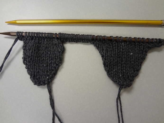 ...FREE PATTERN...Super Simple Snowboarding Earflap Hat... Affectioknit