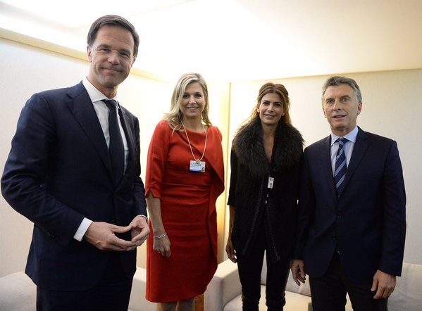 http://4.bp.blogspot.com/-eiBYr-nEH94/VqEpoeGcvqI/AAAAAAAA7ec/KtbjXlvg1I0/s600/Queen-Maxima-1.jpg