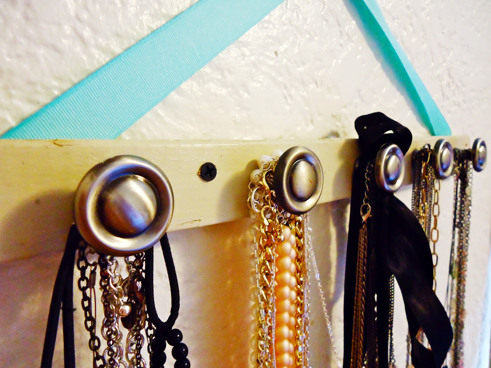 The Noble Wife DIY Necklace Organizer