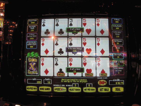 Couple wins slot machine