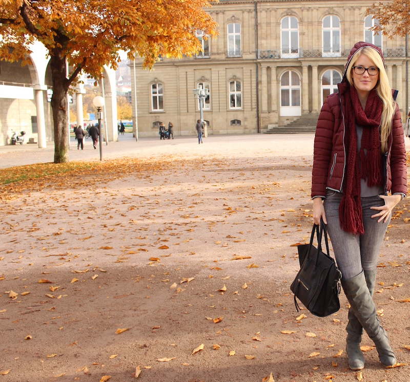 How to Style Look Rainy Days Gaastra Steppjacke bordeaux Overknee Boots Stuttgart Schlossplatz How to Style Look Rainy Days Gaastra Steppjacke bordeaux Overknee Boots Stuttgart Schlossplatz